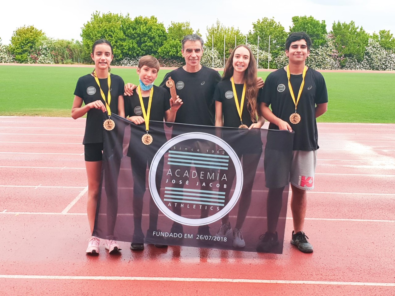 AJJ alcança 8 medalhas e vitória coletiva no Atleta Completo Distrital