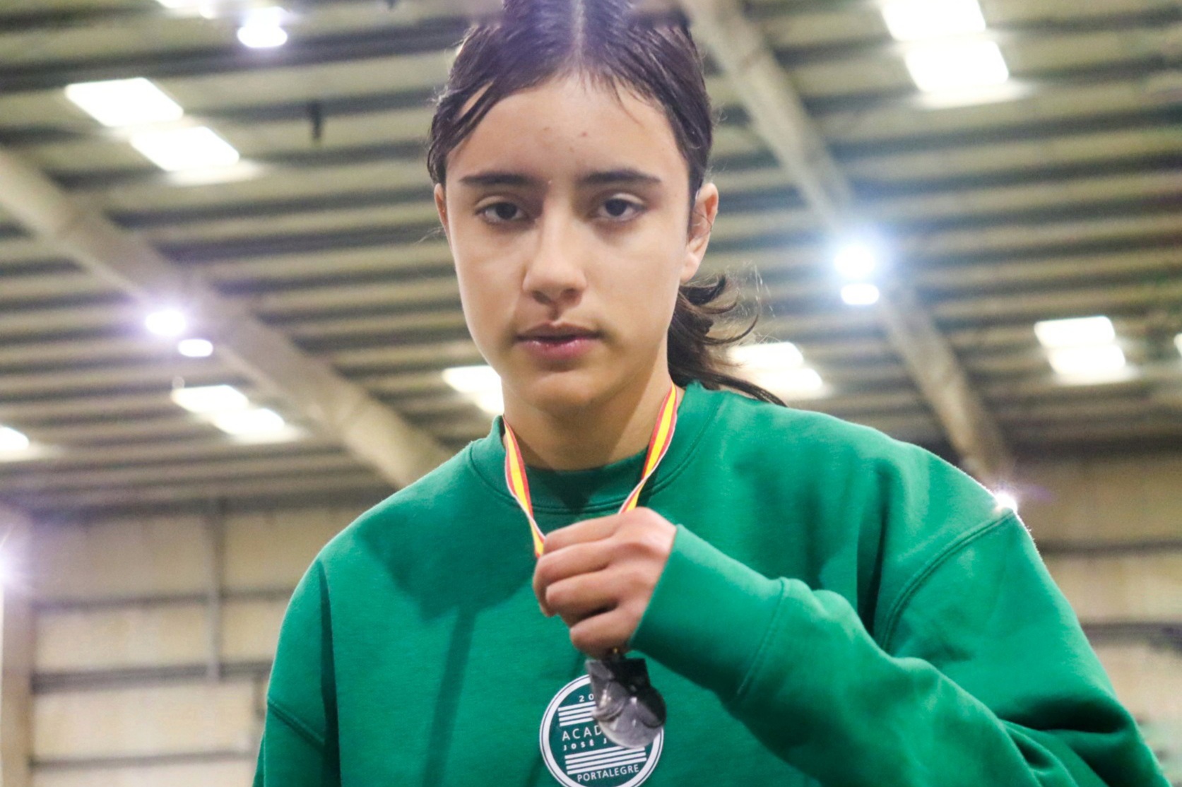 MADALENA BARRADAS VENCE EM POMBAL E BATE TODOS OS RECORDES DISTRITAIS DE 60M EM PISTA COBERTA