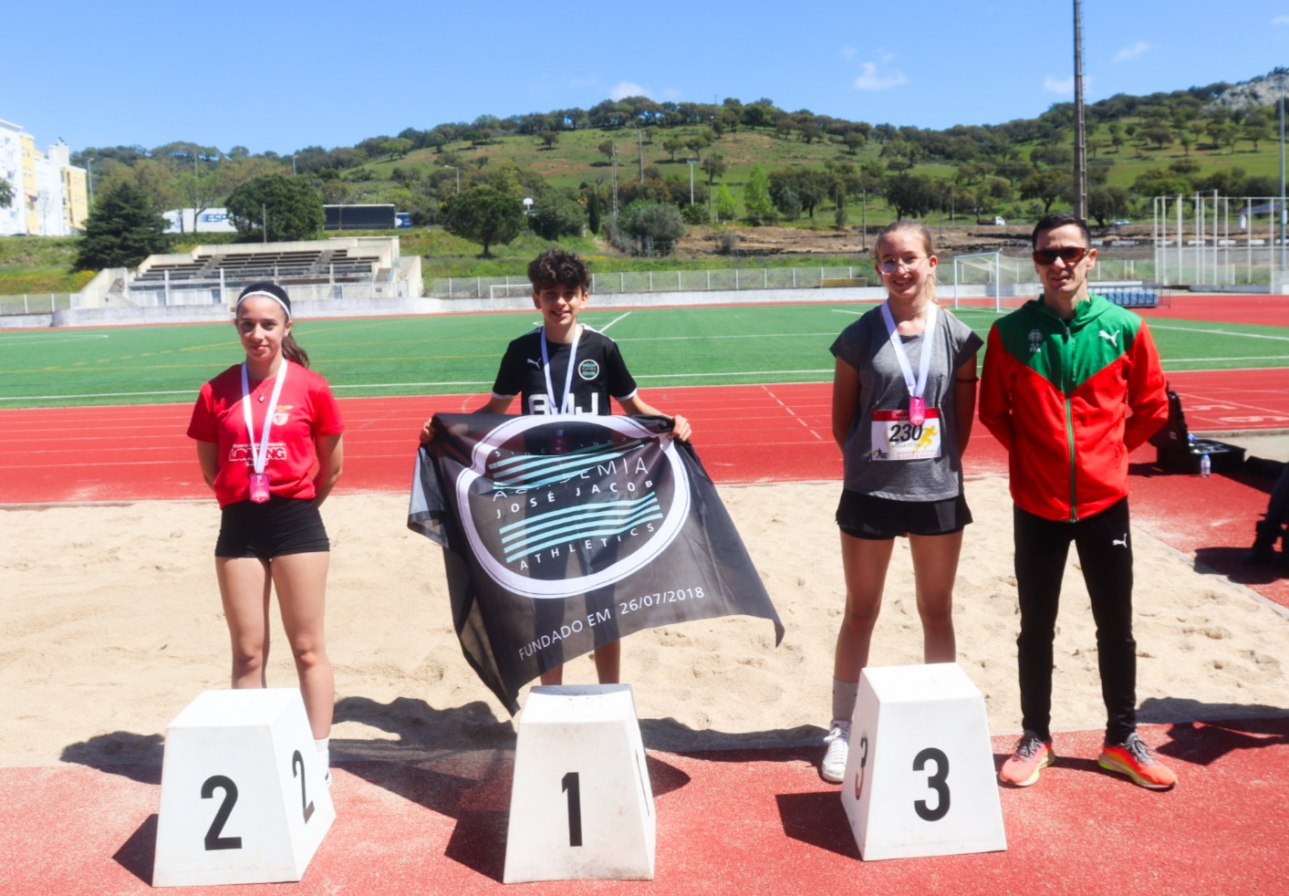 ELISA JACOB VENCE EM PORTALEGRE COM DOIS RECORDES PESSOAIS