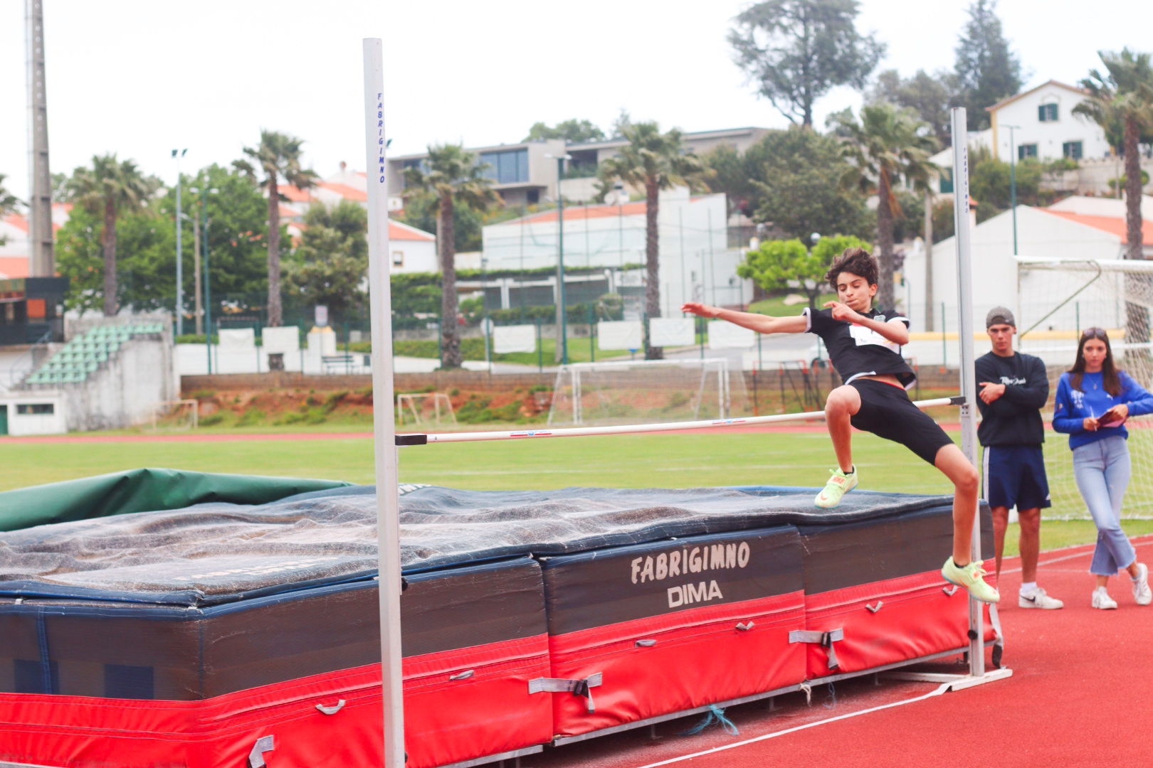 ELISA JACOB, RAPHAEL DAVID E IAN AGOSTINHO VENCEM COM RECORDES PESSOAIS NA 1º JORNADA DO OLIMPICO JOVEM DISTRITAL