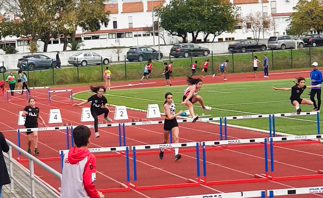 RITA SEGUNDA, CONSTANÇA TERCEIRA E DIANA QUINTA EM ESTREIA NOS 60 METROS BARREIRAS EM ÉVORA